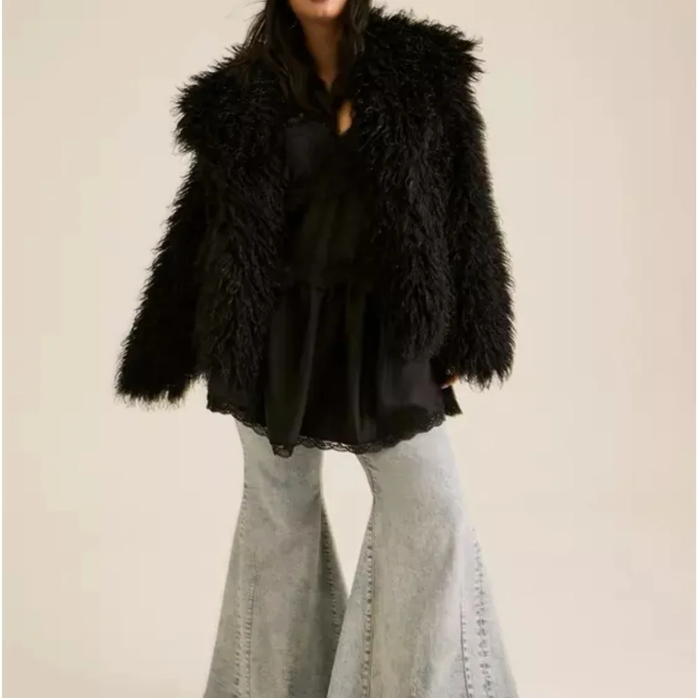 Torrid Festi Black Wide Collar Faux Fur Jacket - Picture 5 of 7